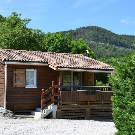 Готель Camping La Mare Aux Fees Roquefeuil Екстер'єр фото