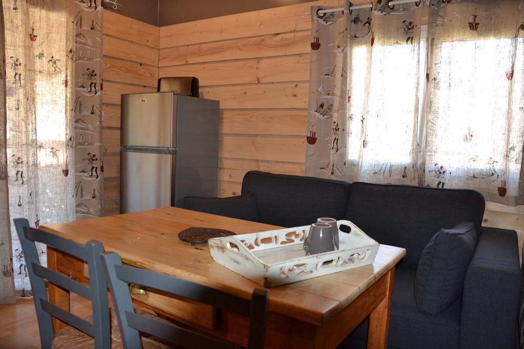 Готель Camping La Mare Aux Fees Roquefeuil Екстер'єр фото