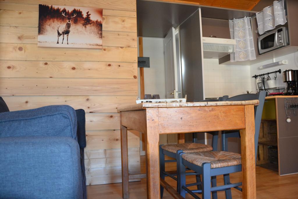 Готель Camping La Mare Aux Fees Roquefeuil Екстер'єр фото