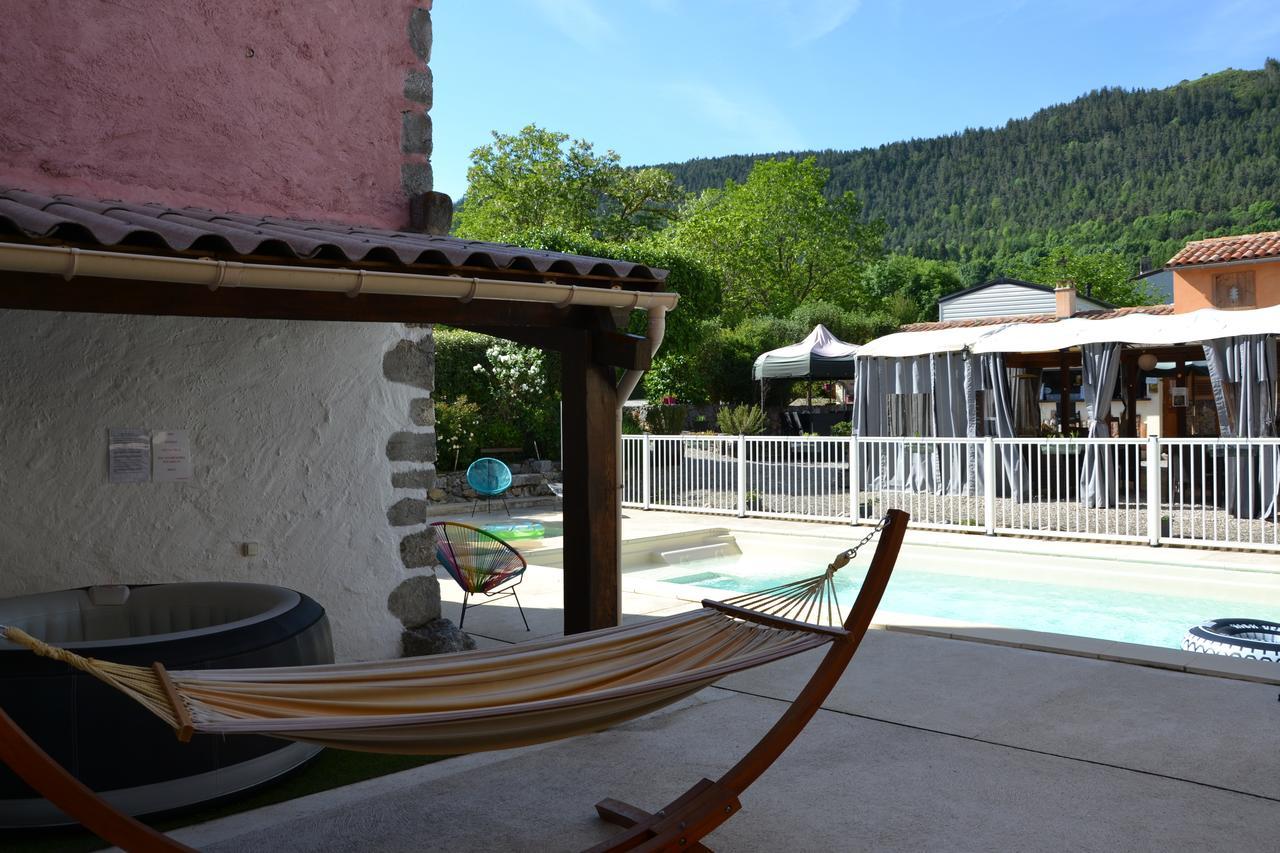 Готель Camping La Mare Aux Fees Roquefeuil Екстер'єр фото