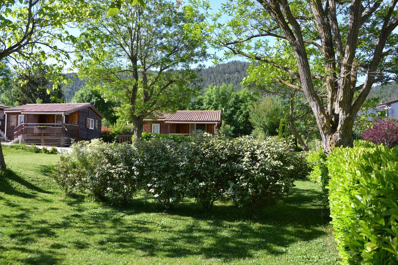 Готель Camping La Mare Aux Fees Roquefeuil Екстер'єр фото
